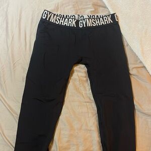 Black low waisted GymShark leggings